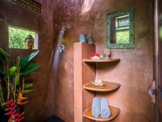 Buddha Bungalow - bathroom