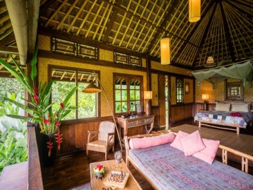 Little Padi Treehouse bungalow - seating area