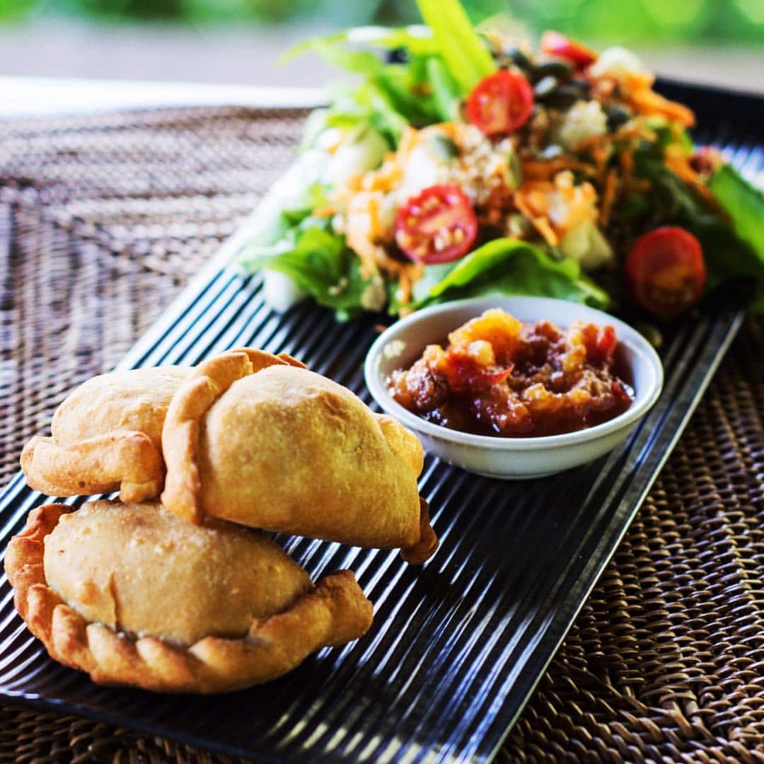 Samosa and sambal